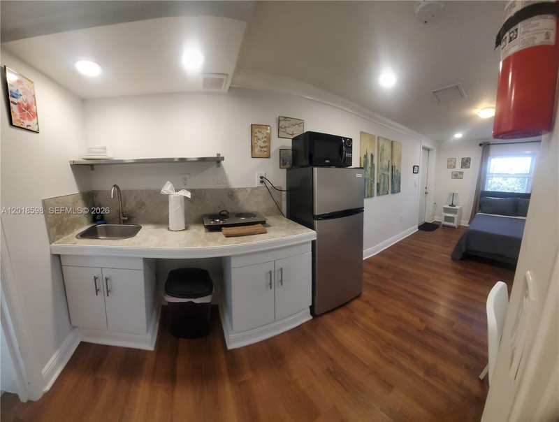 1030 S 62nd Ave # B, Hollywood FL 33023