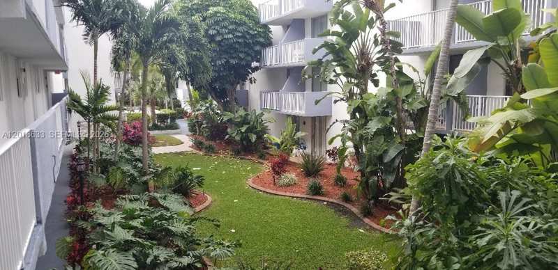 1801 S Treasure Dr # 222, North Bay Village FL 33141
