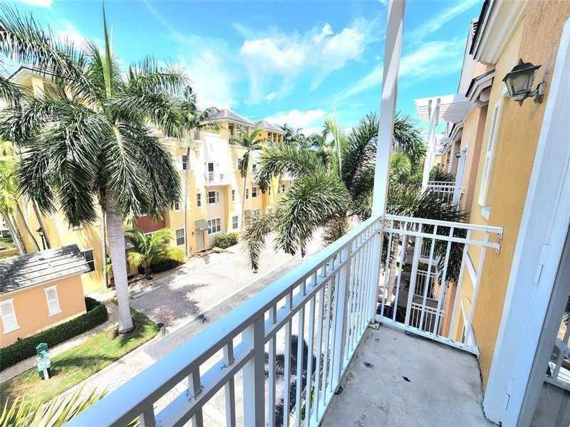 2317 Vintage Drive, Lighthouse Point FL 33064