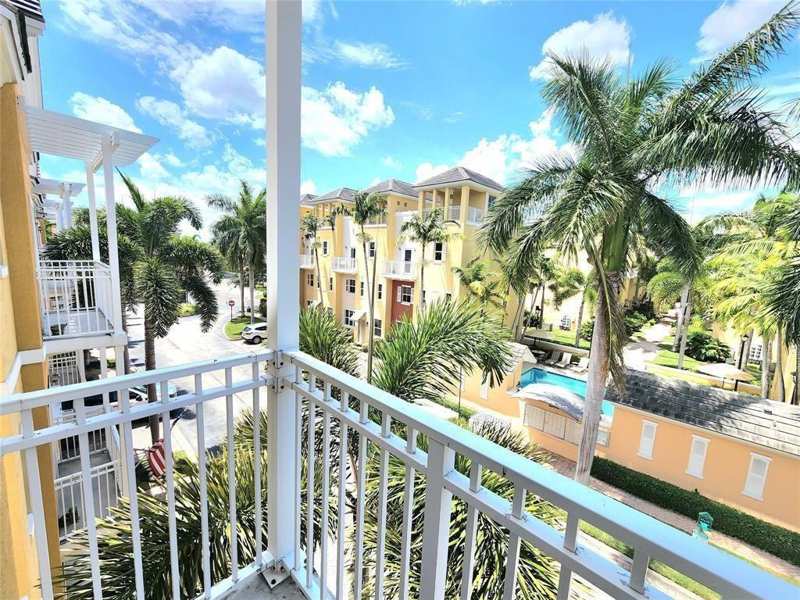2317 Vintage Drive, Lighthouse Point FL 33064