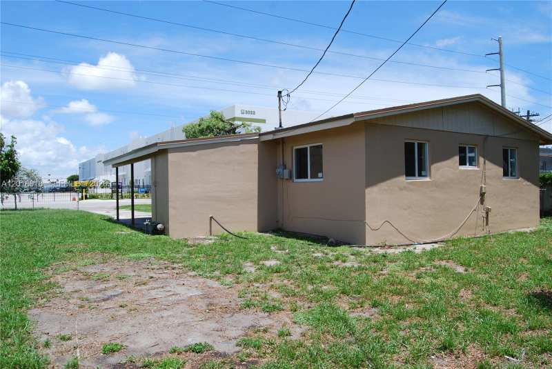3020 NW 71st St, Miami FL 33147
