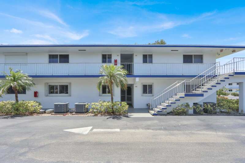 9 Westwood Avenue # 102b, Tequesta FL 33469
