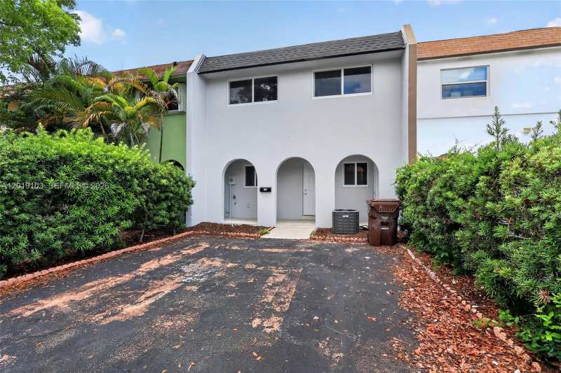7090 W 2nd Ct # 7090, Hialeah FL 33014