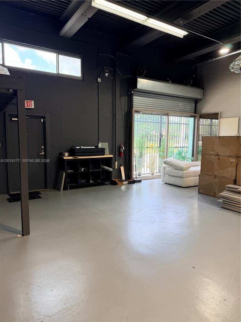 155 NE 1st Pl, Miami FL 33138