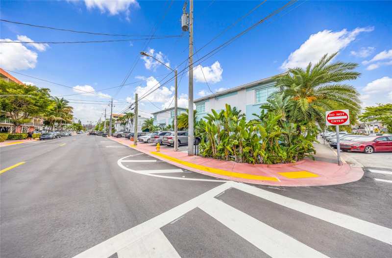 7830 Abbott Ave, Miami Beach FL 33141