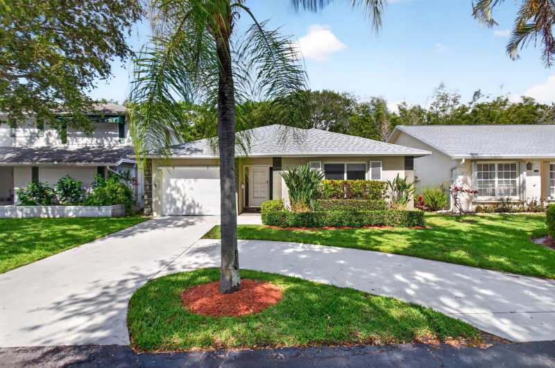 201 Del Rio Boulevard, Boca Raton FL 33432