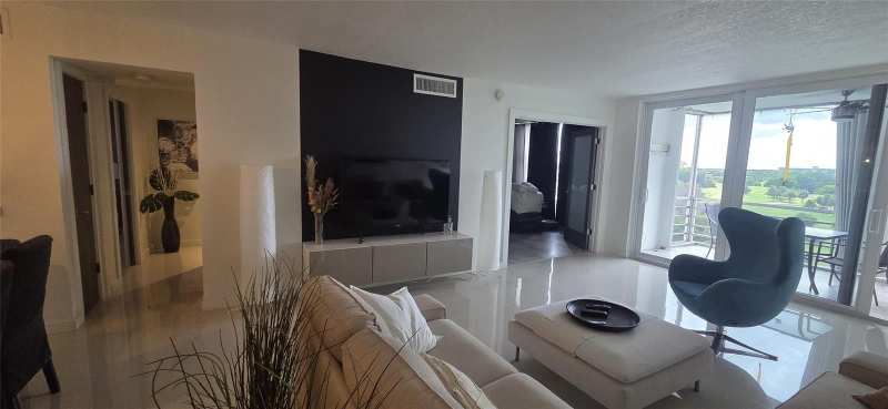 2671 S Course Drive # 806, Pompano Beach FL 33069