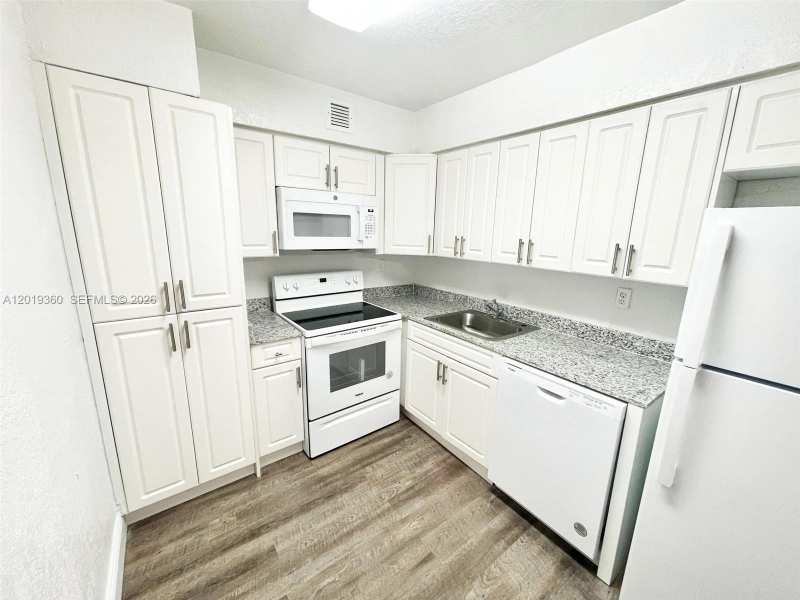 999 NE 167th St # 501, North Miami Beach FL 33162