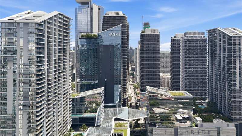 68 SE 6th St # 2702, Miami FL 33131