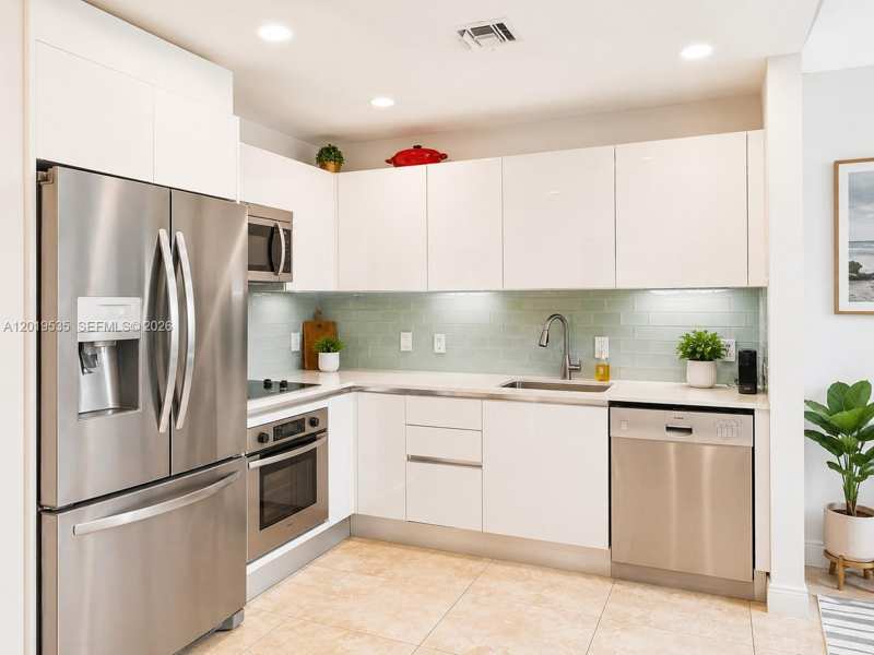 1050 Brickell Ave # 410, Miami FL 33131