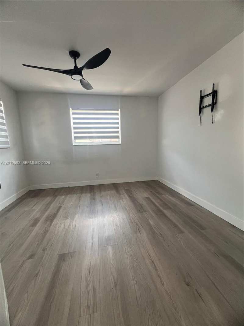 1711 Thomas St, Hollywood FL 33020
