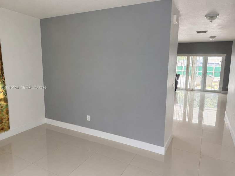 1507 NW 100th St, Miami FL 33147