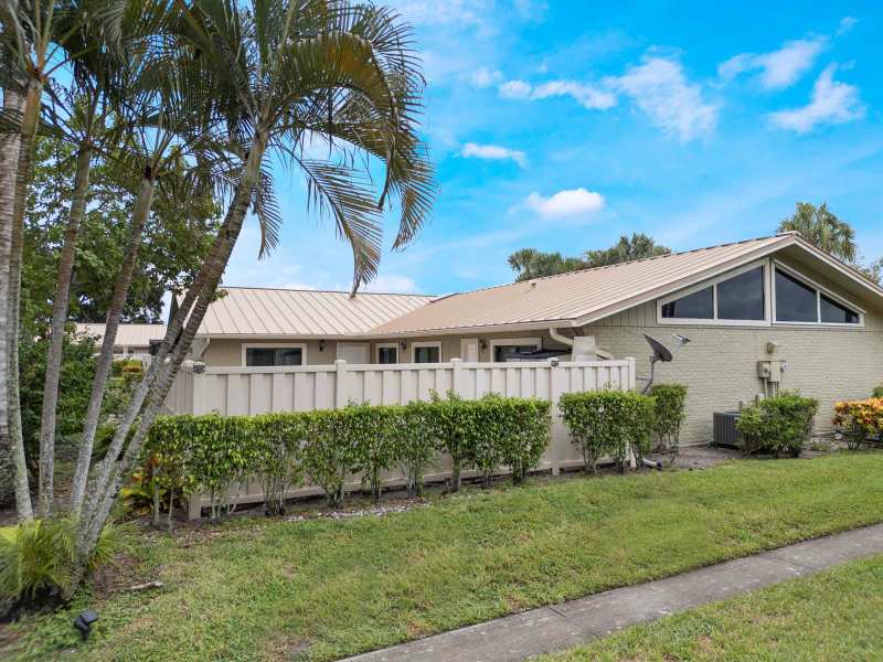5933 Golden Eagle Circle, Palm Beach Gardens FL 33418