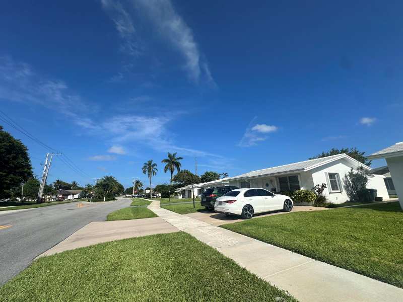 806 Ocean Drive, Boynton Beach FL 33426