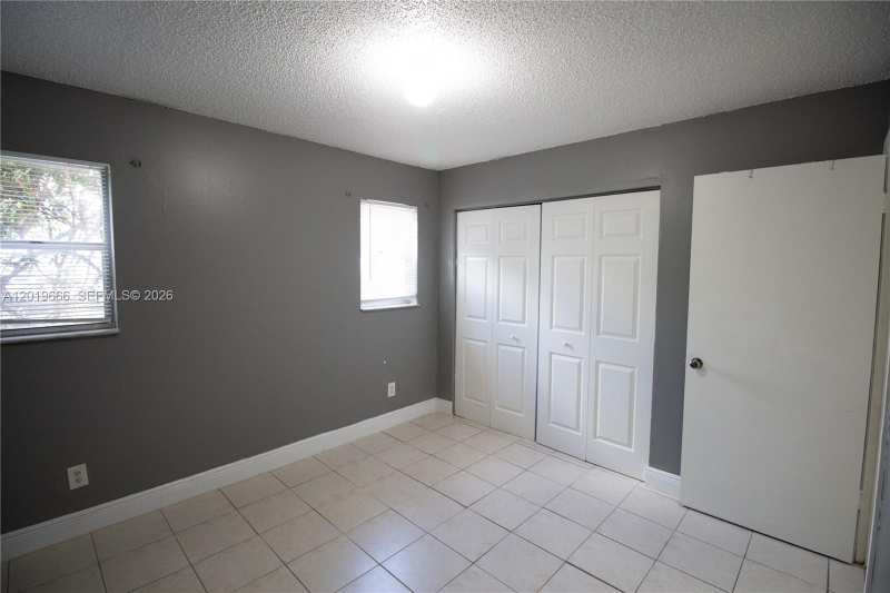 825 SW 10th St # A, Hallandale Beach FL 33009