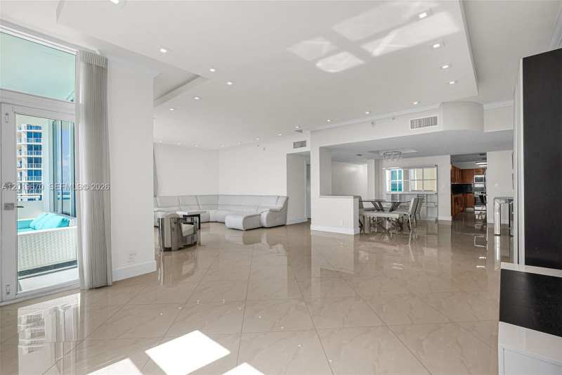 3001 S Ocean Dr # 1611, Hollywood FL 33019