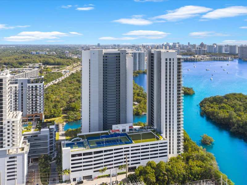 16385 Biscayne Blvd # 3103, North Miami Beach FL 33160