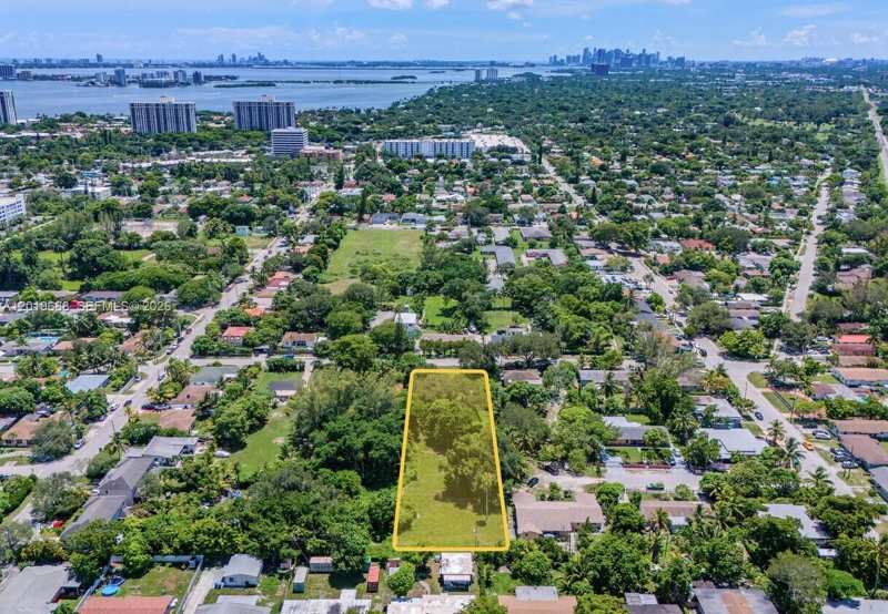 1231 NE 115th St, Miami FL 33161
