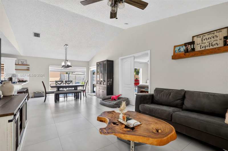 8061 NW 197th St, Hialeah FL 33015