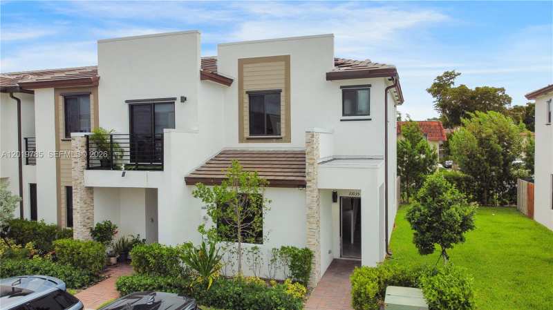 21035 NE 8th Ave, Miami FL 33179