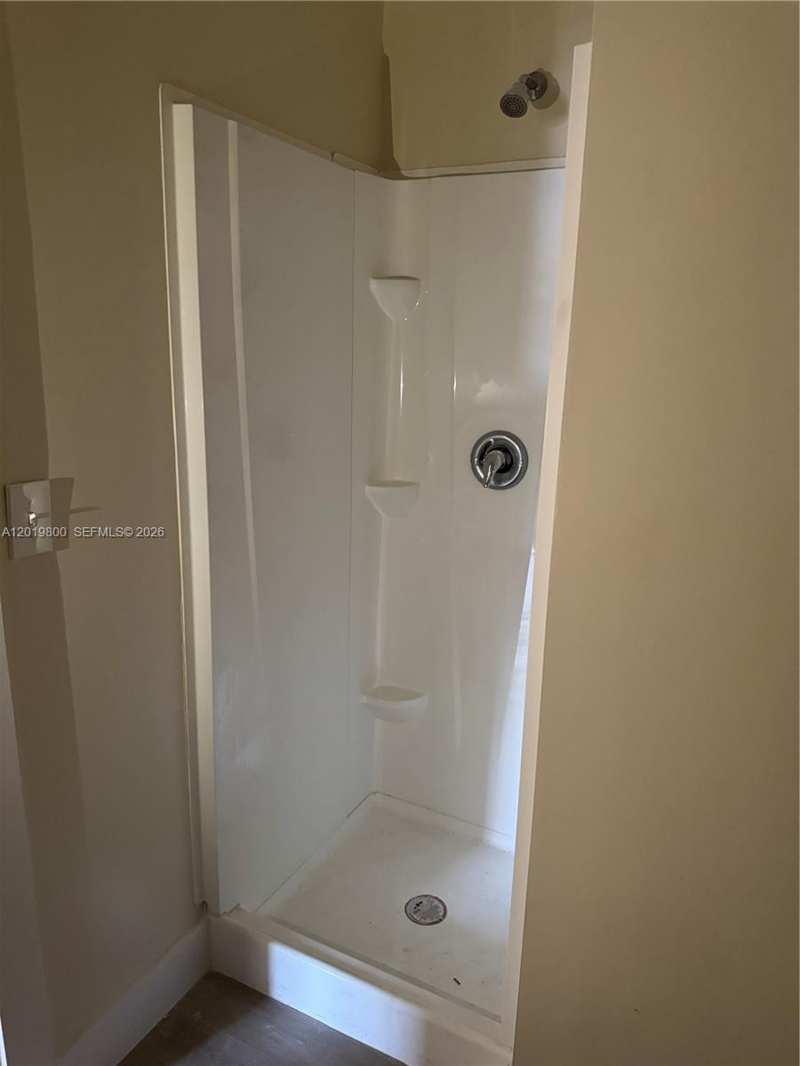 650 E 49th St, Hialeah FL 33013