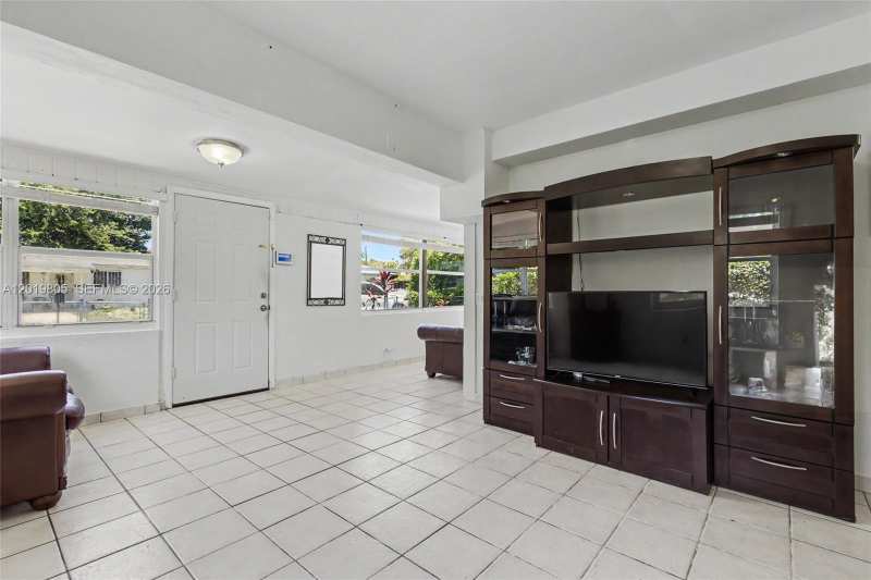 1554 NE 154th Ter, North Miami Beach FL 33162