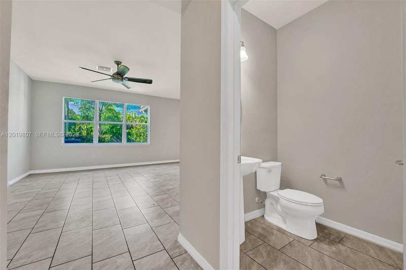 4764 Eucalyptus Dr, Hollywood FL 33021