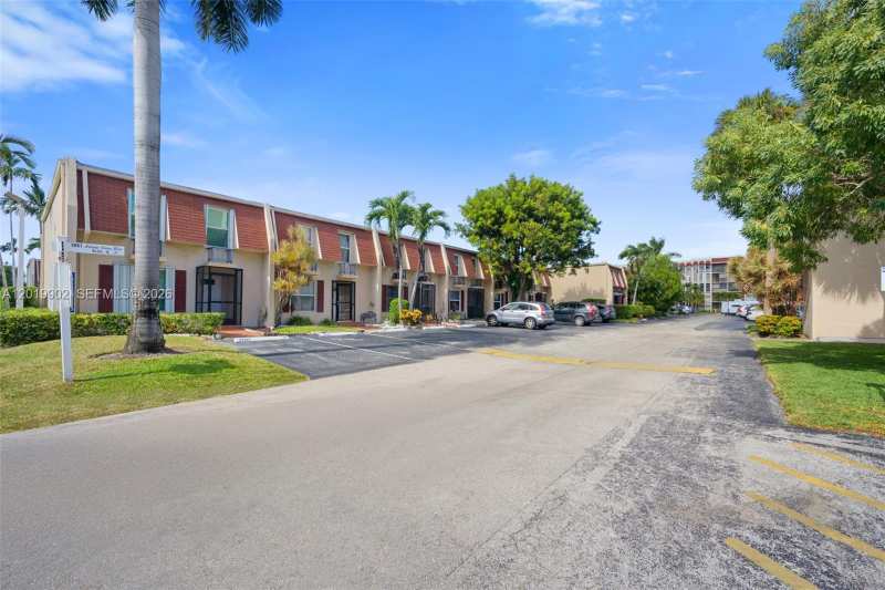 DESOTO PARK NORTH CONDO