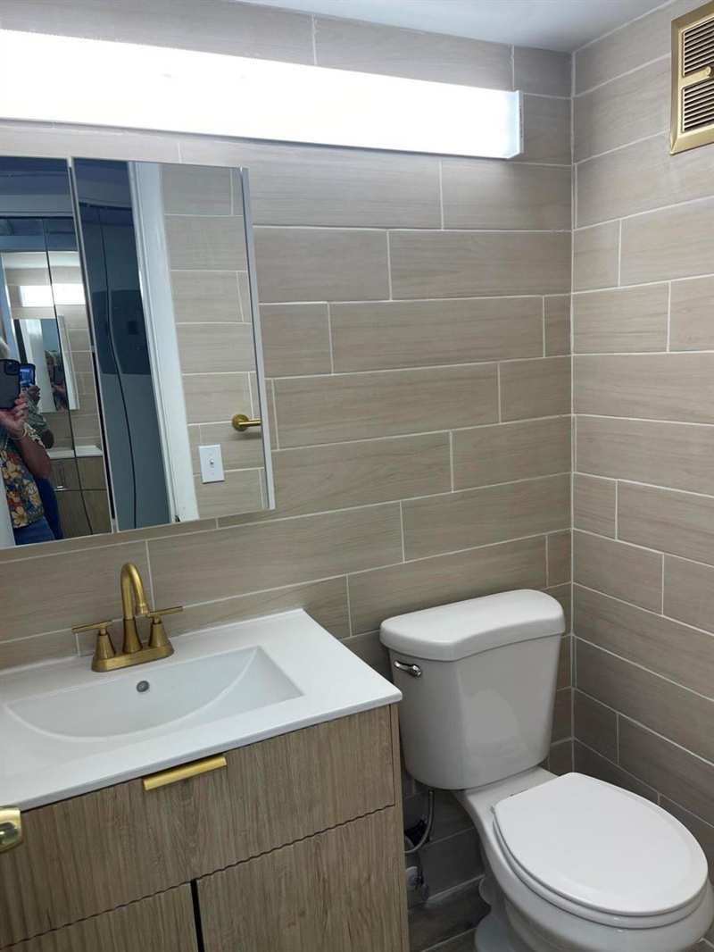 188 Cambridge H, West Palm Beach FL 33417