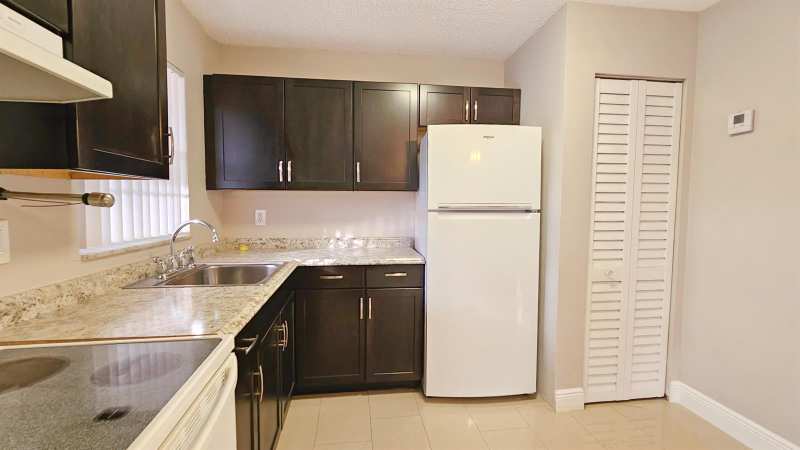 416 Lakeside Drive # 129, Margate FL 33063
