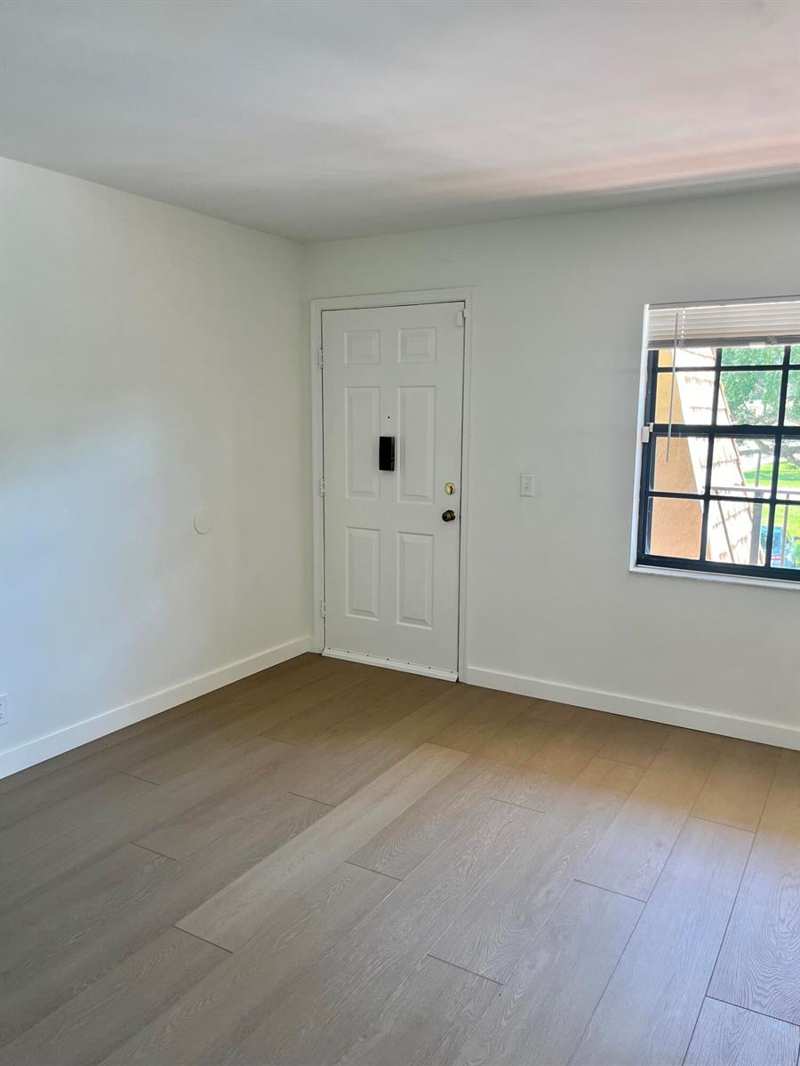 4243 Oak Terrace Drive # 4243, FL 33463