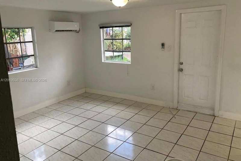 141 W 26th St, Hialeah FL 33010