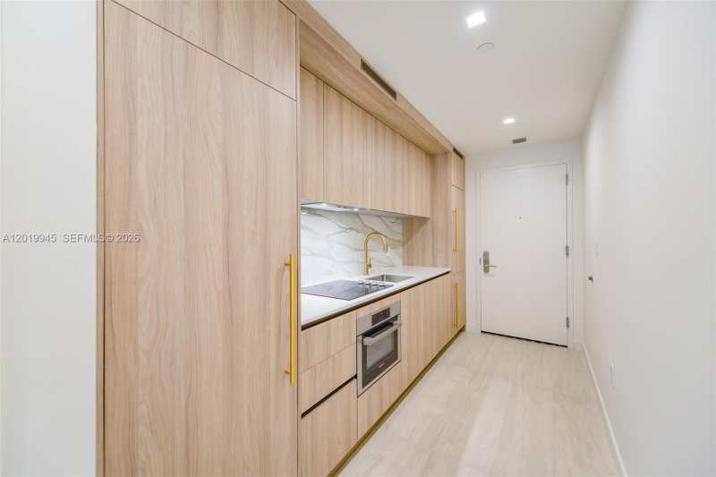 77 5th St # 2604, Miami FL 33131