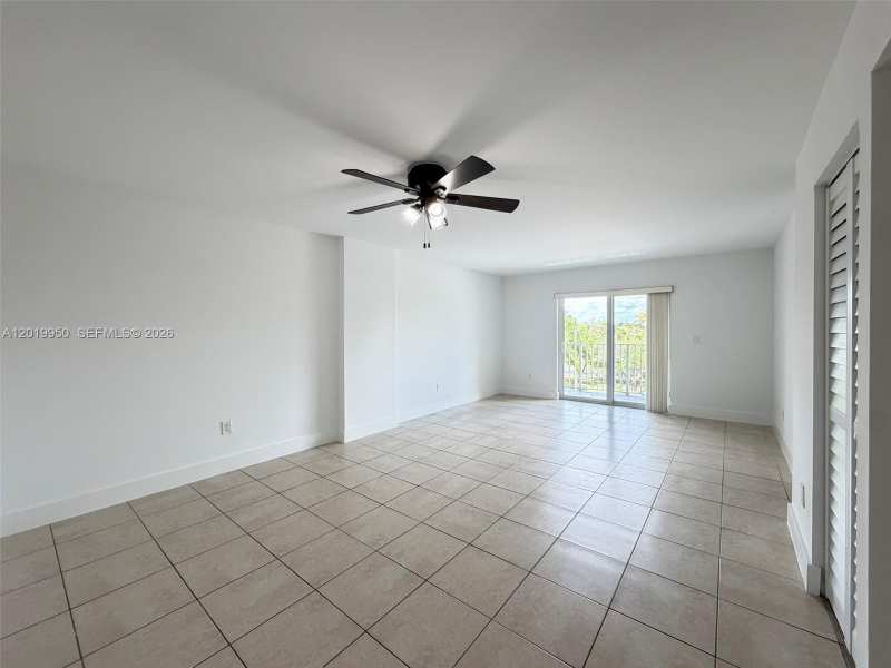 8200 SW 210th St # 213, Cutler Bay FL 33189