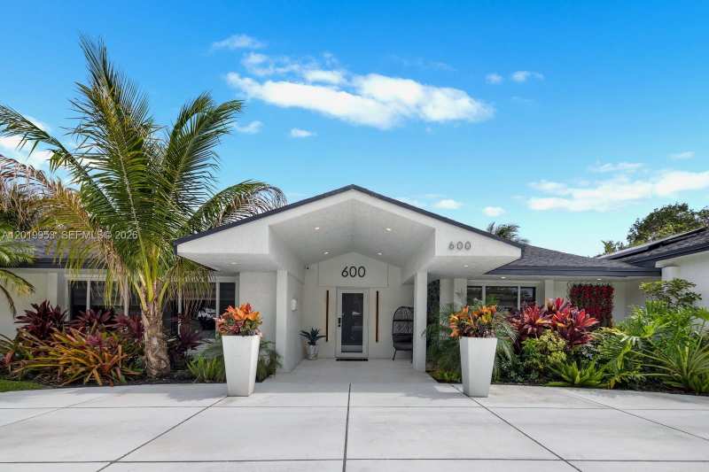 600 NE 4th St, Pompano Beach FL 33060