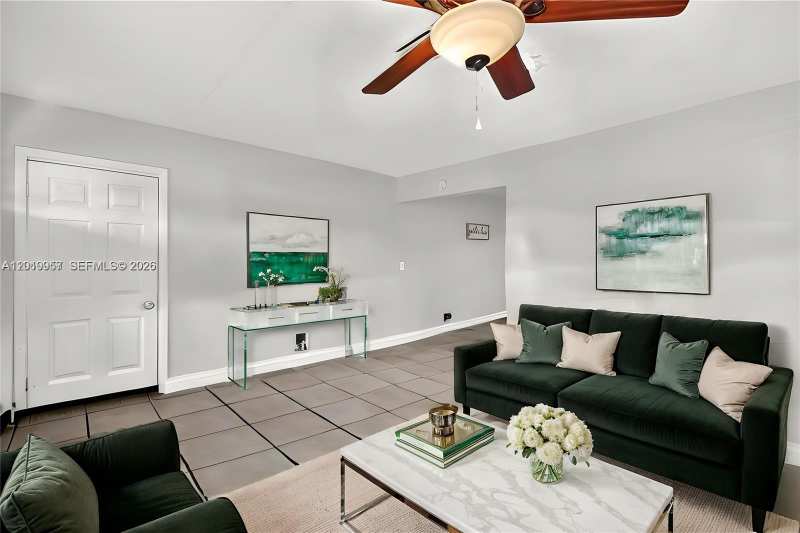 6791 Scott St, Hollywood FL 33024