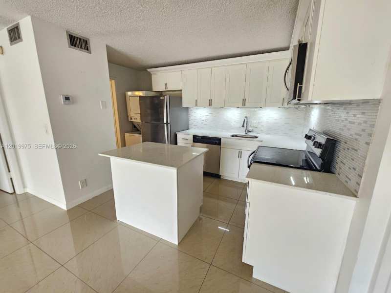 1105 Green Pine Blvd # E3, West Palm Beach FL 33409