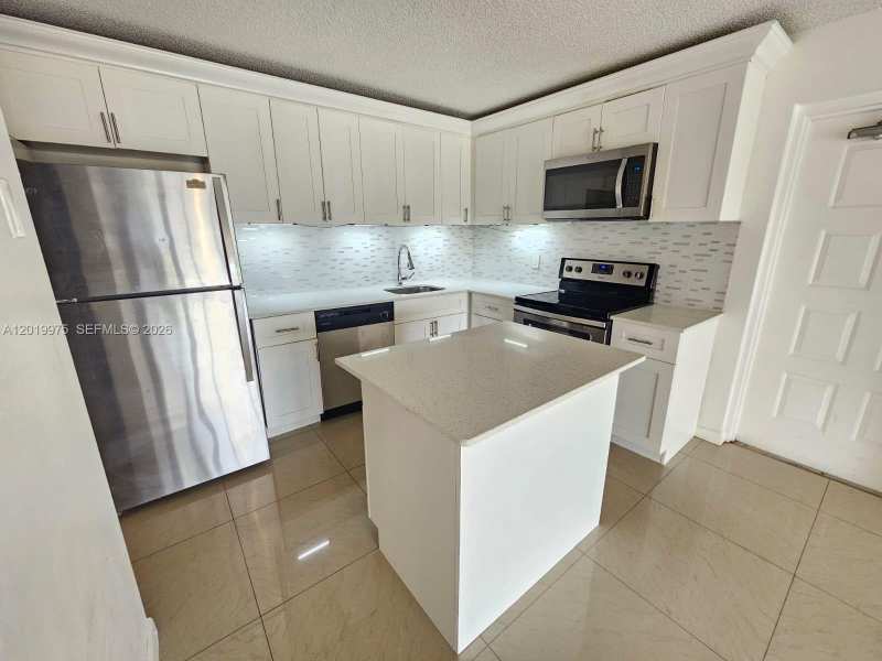 1105 Green Pine Blvd # E3, West Palm Beach FL 33409