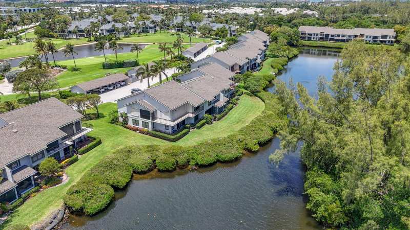 2104 Fairway Drive S, Jupiter FL 33477