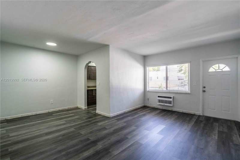 7911 Abbott Ave # 9, Miami Beach FL 33141