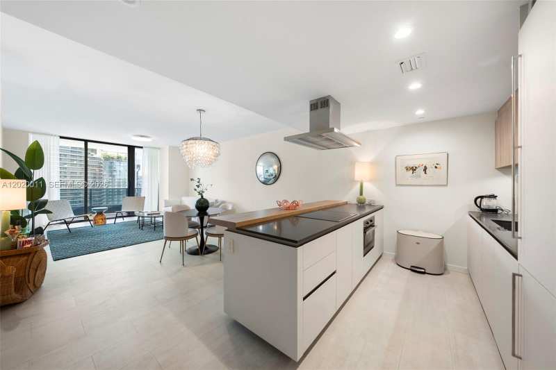 1000 Brickell Plz # 4014, Miami FL 33131