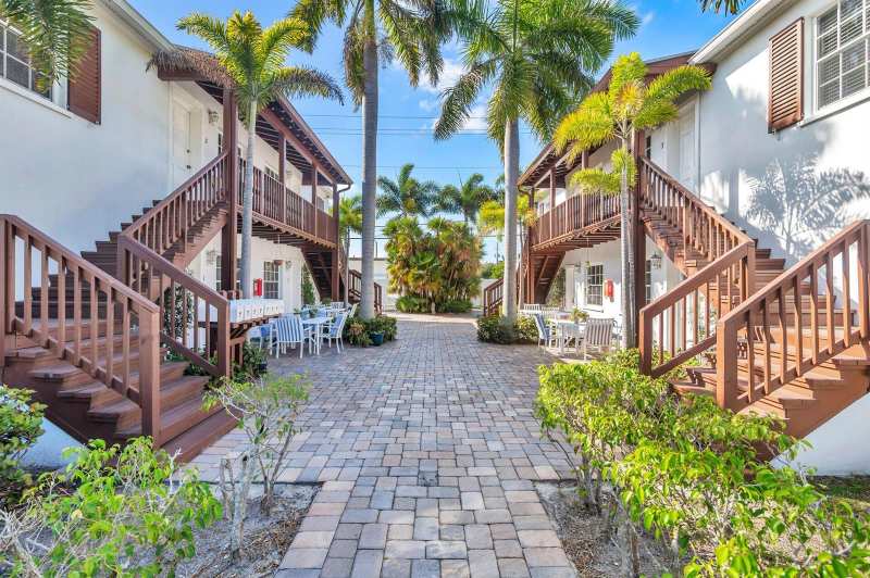 230 Conniston Road, West Palm Beach FL 33405