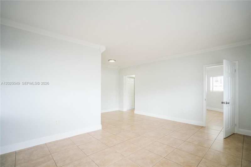 7640 Carlyle Ave # 1A, Miami Beach FL 33141