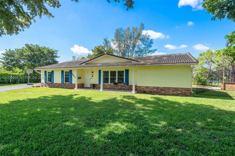 3671 NW 98th Ter, Coral Springs FL 33065