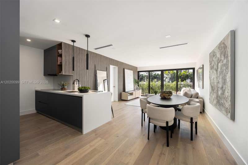 204 Sunrise Dr # 204B, Key Biscayne FL 33149