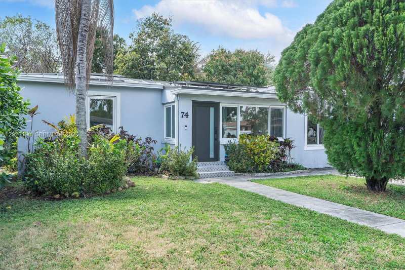 74 NW 117th St, Miami FL 33168