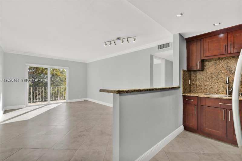6200 W Flagler St # 301, Miami FL 33144