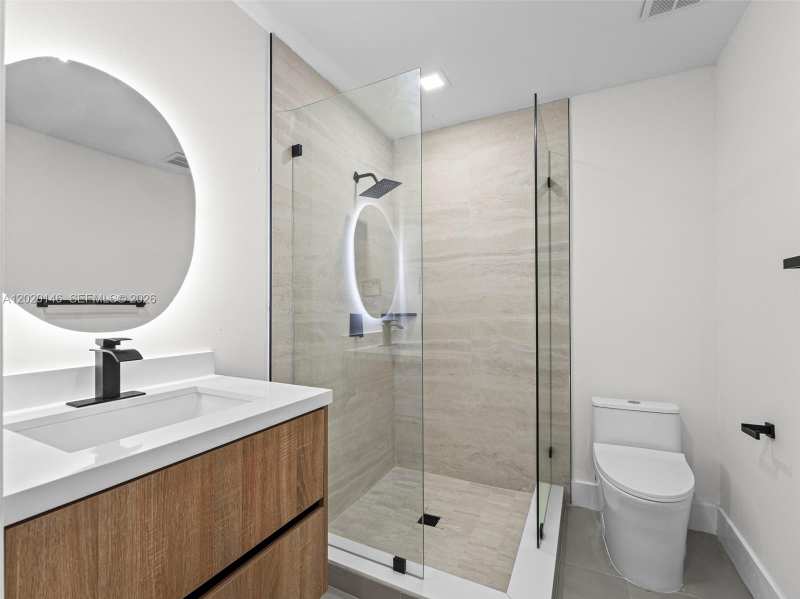 610 NE 164th Ter, Miami FL 33162