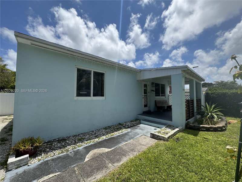 2726 Taylor St, Hollywood FL 33020