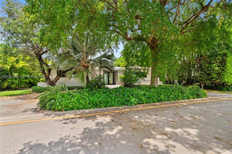 112 E 1st Ct, Miami Beach FL 33139